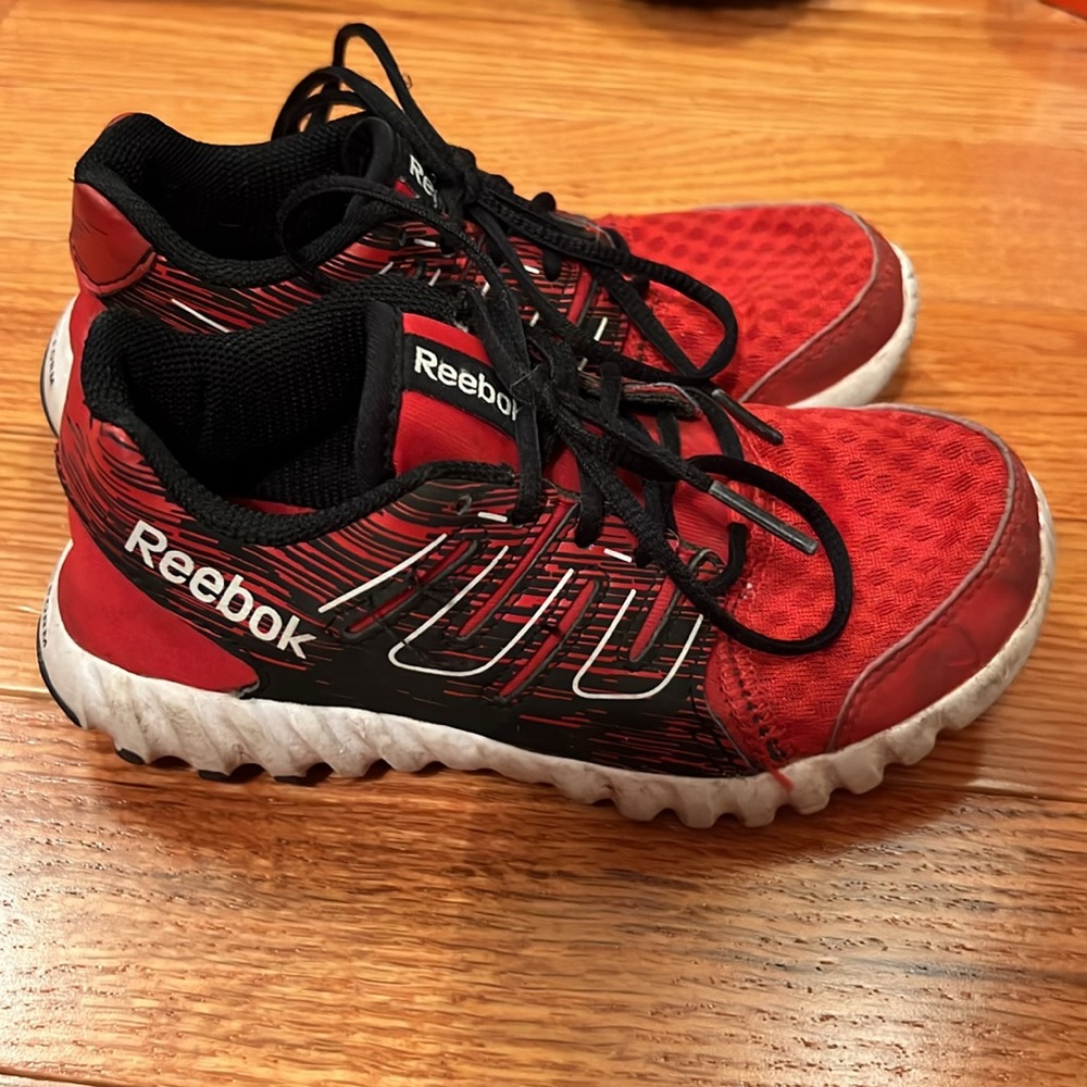 Boys 11T Reebok shoes